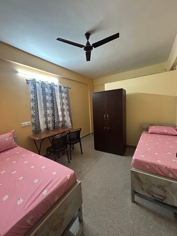 Bedroom, garebhavipalya Pg For Boys & Girls In Garebhavipalya 9603702