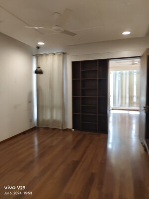 Room in 4 BHK Apartment at Emaar The Palm Springs, Sector 54 – for Rent