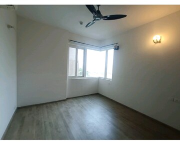 Room in 2 BHK Apartment at AIPL Zen Residences, Sector 70a – for Rent