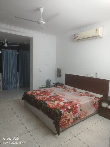 4 BHK Apartment For Rent in DLF Windsor Court, Dlf Phase iv