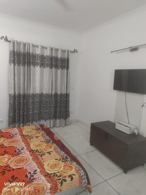 Bedroom in 4 BHK Apartment at DLF Windsor Court, Dlf Phase iv – for Rent