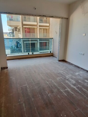 Room in 4 BHK Apartment at Chaphalkar Elina Living, Mohammadwadi – for Sale