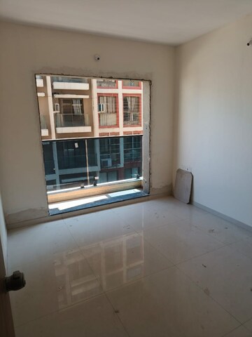 Room in 4 BHK Apartment at Chaphalkar Elina Living, Mohammadwadi – for Sale