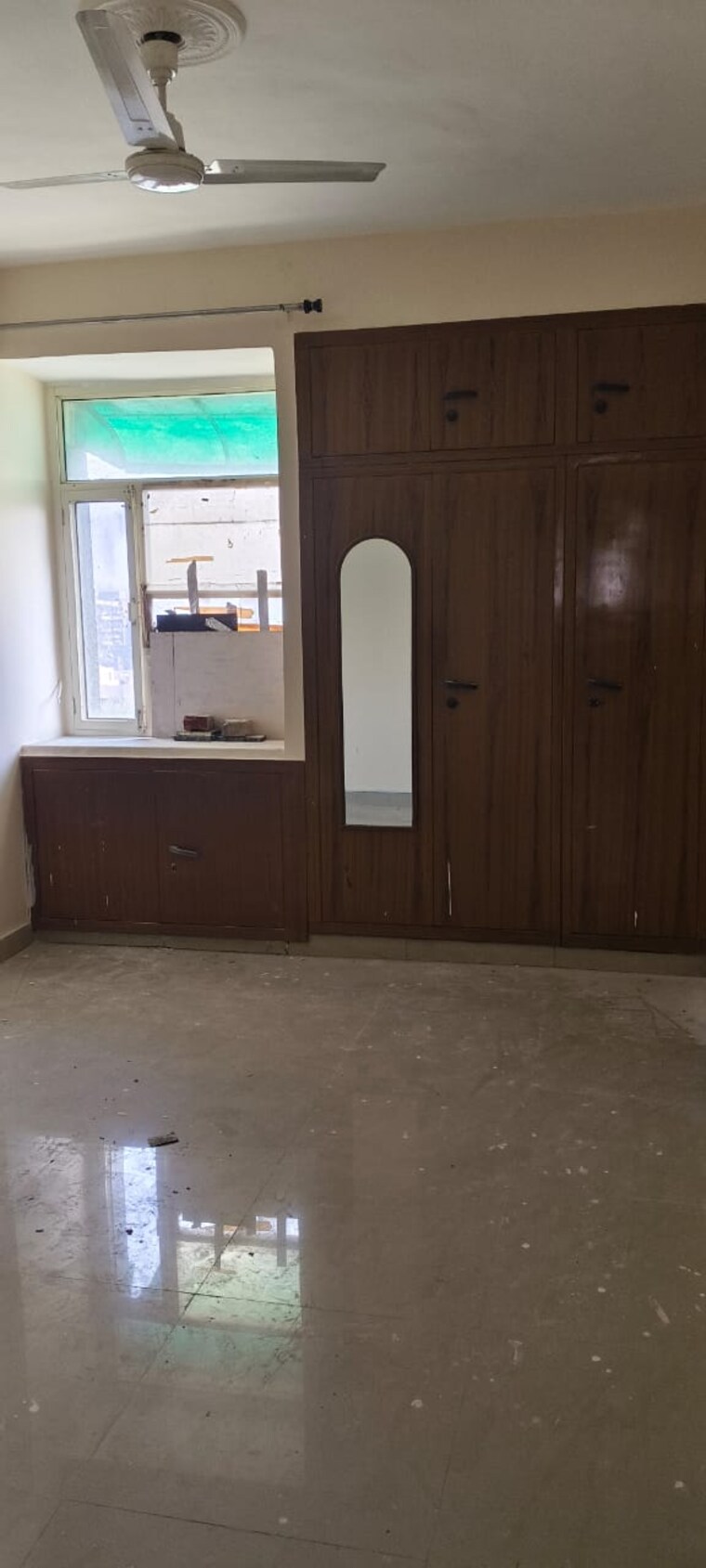 Room, ip extension 3 Bedroom 1600 Sq.Ft. Apartment In Ip Extension Delhi 9603786