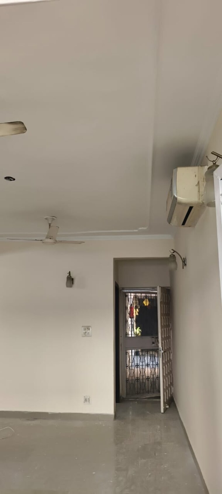 Living Room, ip extension 3 Bedroom 1600 Sq.Ft. Apartment In Ip Extension Delhi 9603786