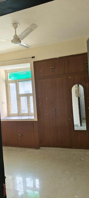Room in 3 BHK Apartment at Ip Extension – for Rent