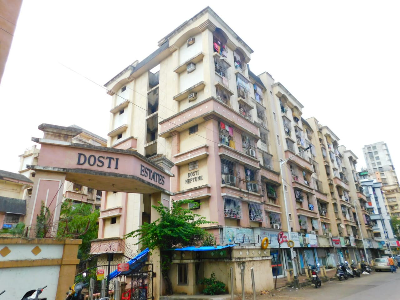 1 BHK + Extra Room 403 Sq.Ft. Apartment in Dosti Estates