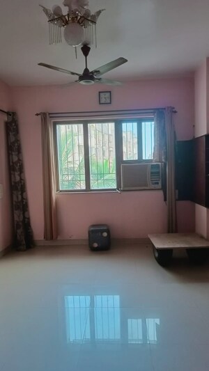 Room in 1 BHK Apartment at Dosti Estates, Wadala East – for Rent