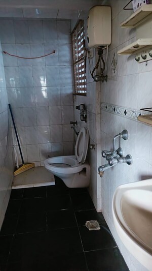 Bathroom in 1 BHK Apartment at Dosti Estates, Wadala East – for Rent