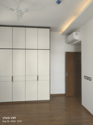 Room in 4 BHK Apartment at Emaar Emerald Floors Premier, Sector 65 – for Rent