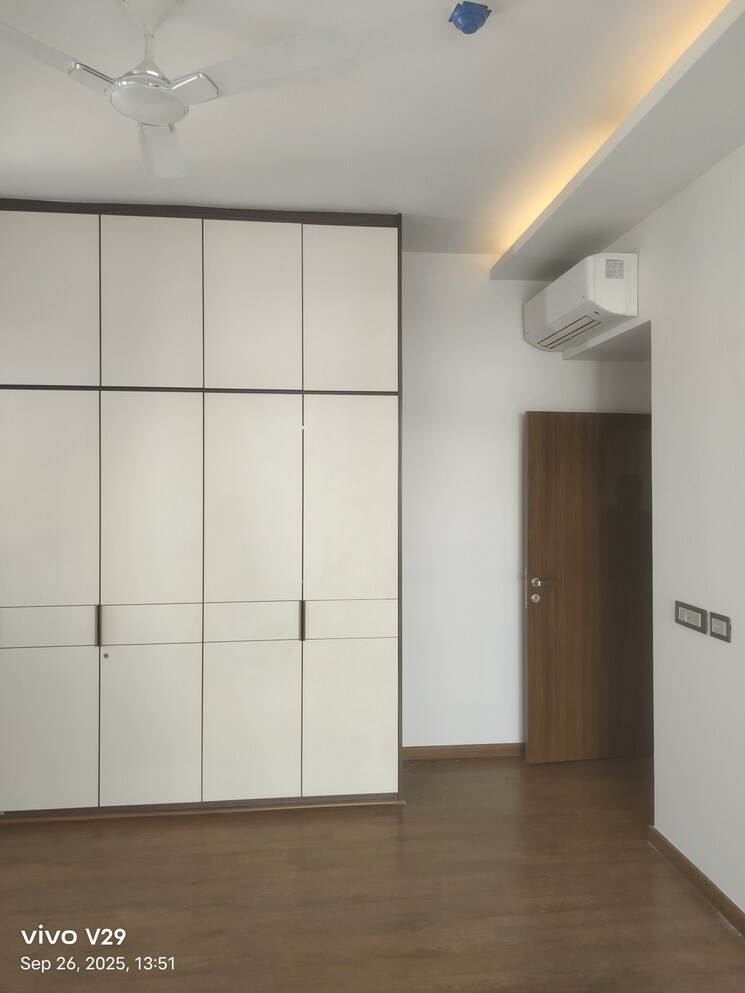 Room, emaar-emerald-floors-premier 4 Bedroom 1975 Sq.Ft. Apartment In Sector 65 Gurgaon 9603858