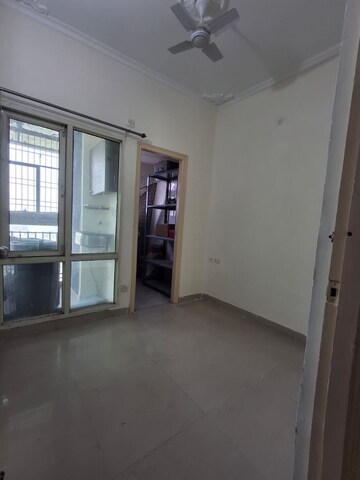 Room in 2 BHK Apartment at Antriksh Golf View, Sector 78 – for Rent