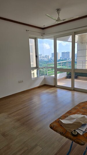 2 BHK Apartment For Rent in Jaypee Greens Pavilion Court, Sector 128