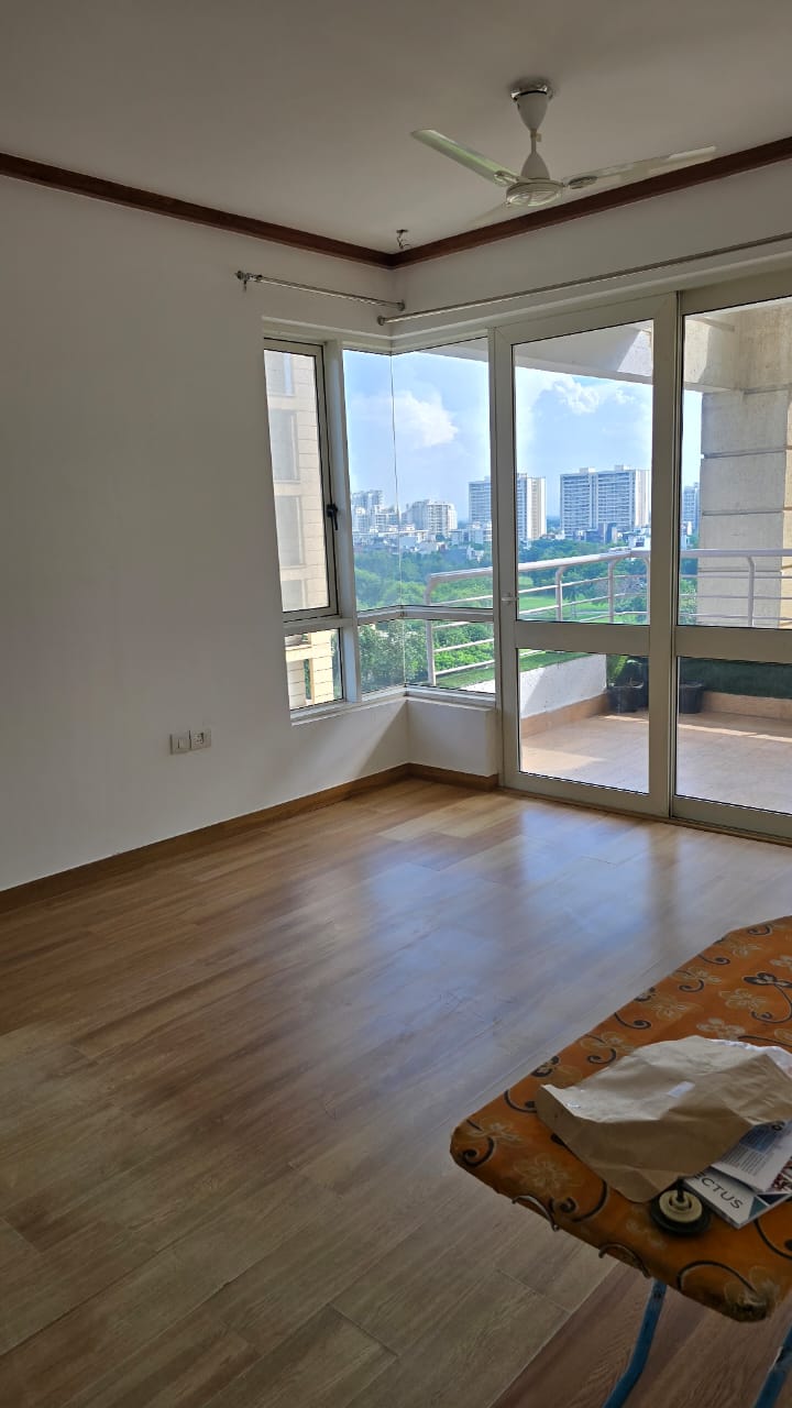 2 BHK Apartment For Rent in Jaypee Greens Pavilion Court