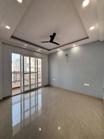 Room in 5 BHK Builder Floor at Unitech Greenwood City Apartment, Sector 45 – for Sale