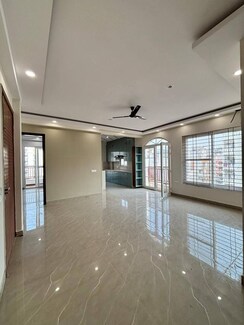 5 BHK + Servant Room Builder Floor For Sale in Unitech Greenwood City Apartment