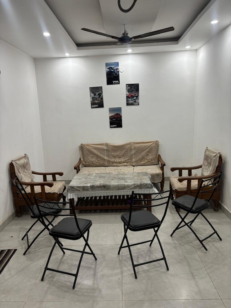 Living Room, devbhoomi-elite-homez 3 Bedroom 1300 Sq.Ft. Apartment In Patiala Road Zirakpur 9603944