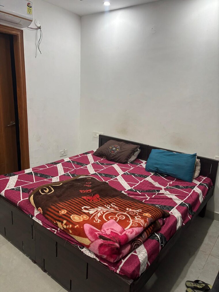 Bedroom, devbhoomi-elite-homez 3 Bedroom 1300 Sq.Ft. Apartment In Patiala Road Zirakpur 9603944