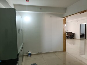 Room in 3 BHK Apartment at Marina Skies, Hi Tech City – for Rent