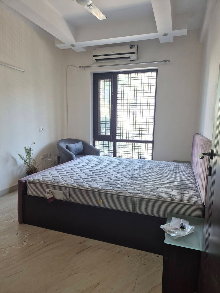 Master Bedroom, ansal-plaza-sector-23 3 Bedroom 3600 Sq.Ft. Builder Floor In Sector 23 Gurgaon 9603999