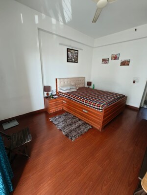 3 BHK Apartment For Rent in Express Zenith, Sector 77