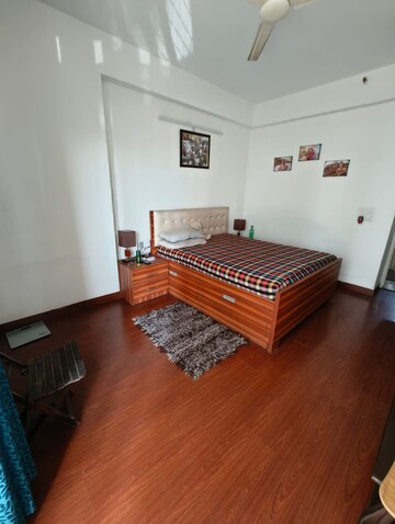 3 BHK Apartment For Rent in Express Zenith, Sector 77