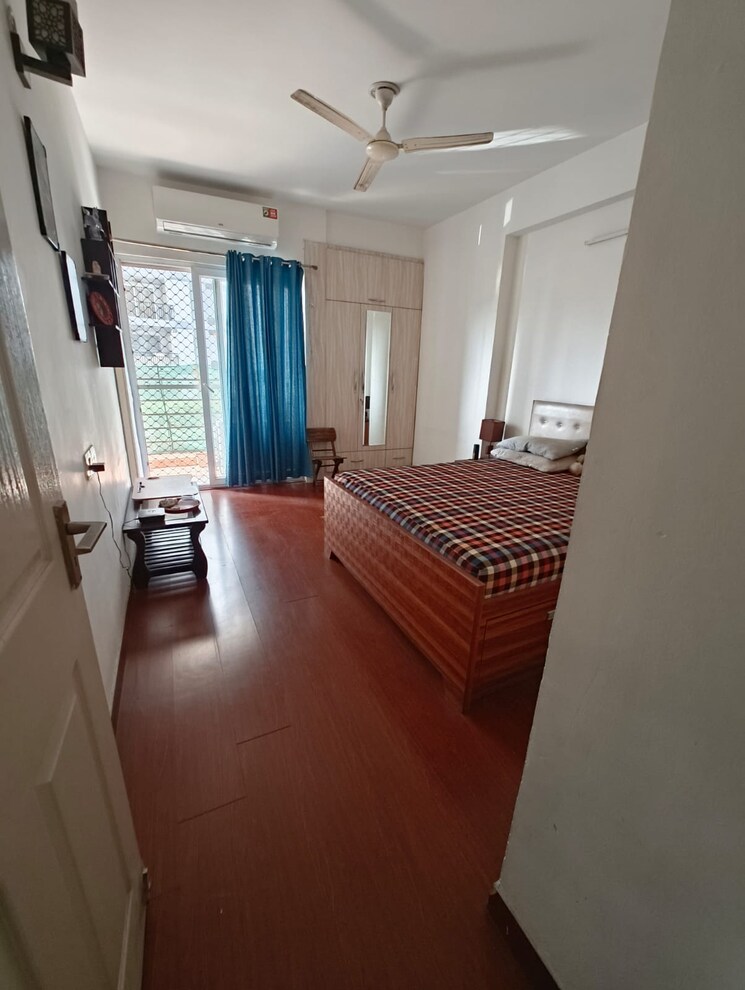 Room, express-zenith 3 Bedroom 915 Sq.Ft. Apartment In Sector 77 Noida 9604040