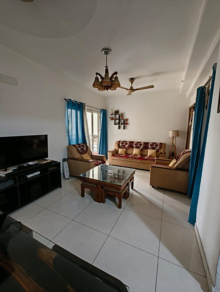 Living Room, express-zenith 3 Bedroom 915 Sq.Ft. Apartment In Sector 77 Noida 9604040