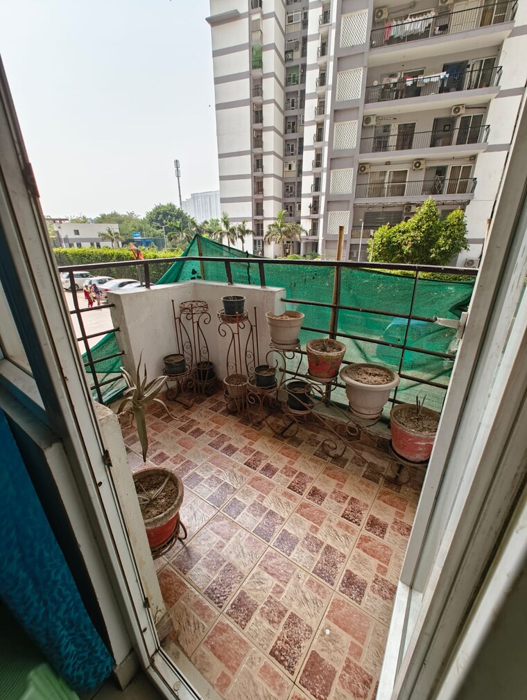 Balcony, express-zenith 3 Bedroom 915 Sq.Ft. Apartment In Sector 77 Noida 9604040