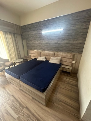 Bedroom in 1 BHK Apartment at Paramount Golfforeste, Zeta I Greater Noida – for Rent