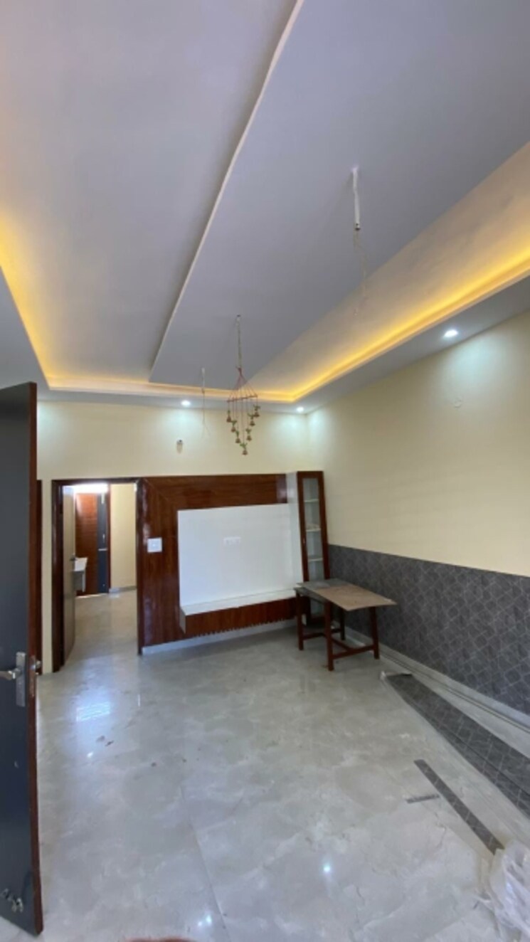Room, sector 123 4 Bedroom 115 Sq.Yd. Independent House In Sector 123 Mohali 9604056