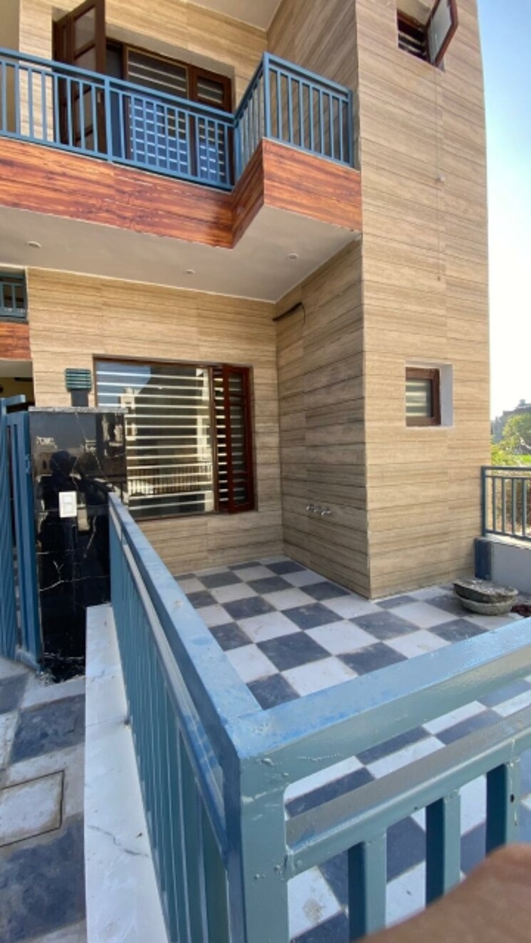 Balcony, sector 123 4 Bedroom 115 Sq.Yd. Independent House In Sector 123 Mohali 9604056