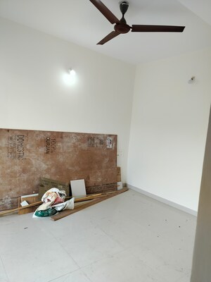 Room in 2 BHK Apartment at Sai Life Style, Dhanori – for Rent