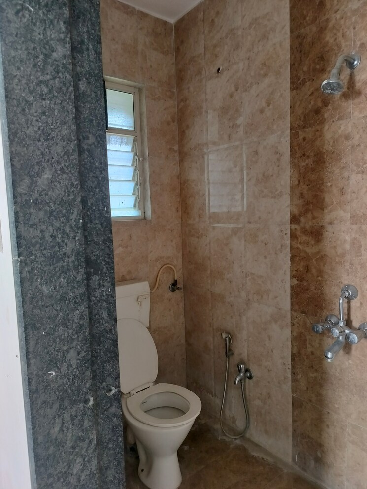 Bathroom, sai-life-style 2 Bedroom 950 Sq.Ft. Apartment In Dhanori Pune 9604047