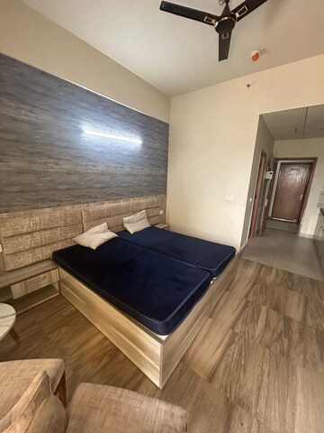 1 BHK Apartment For Rent in Paramount Golfforeste, Zeta I Greater Noida