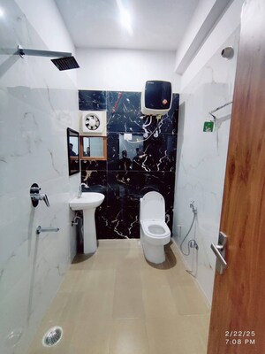 Attached Bathroom in 2 BHK Builder Floor at Ansal Plaza Sector-23, Sector 23 – for Rent