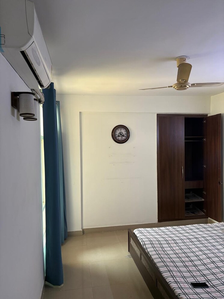 Room, supertech-cape-town 3 Bedroom 1625 Sq.Ft. Apartment In Sector 74 Noida 9604088