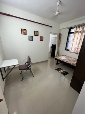 Room in 1 BHK Apartment at Swarajya Hind CHS, Malad West – for Rent