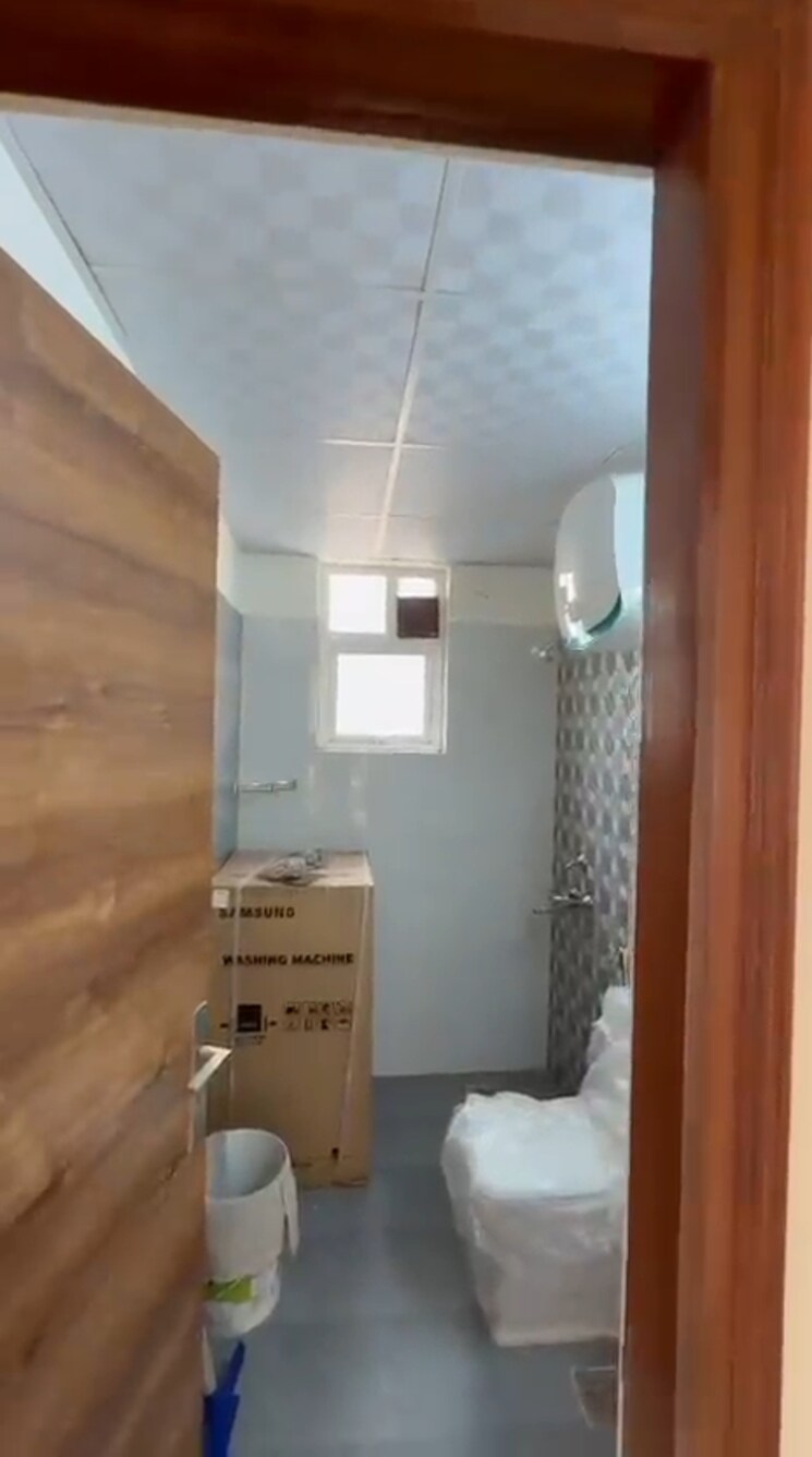 Bathroom, shiv-the-ozone-solitaire 3 Bedroom 1735 Sq.Ft. Apartment In Sector 87 Faridabad 9604139