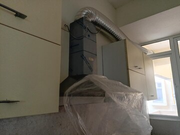 Bathroom in 2.5 BHK Apartment at Mahagun Marvella, Sector 78 – for Rent