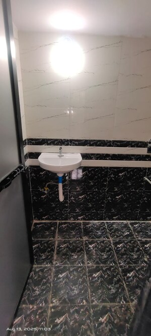 Furnished Amenities in 2 BHK Apartment at K Raheja Vihar, Powai – for Sale