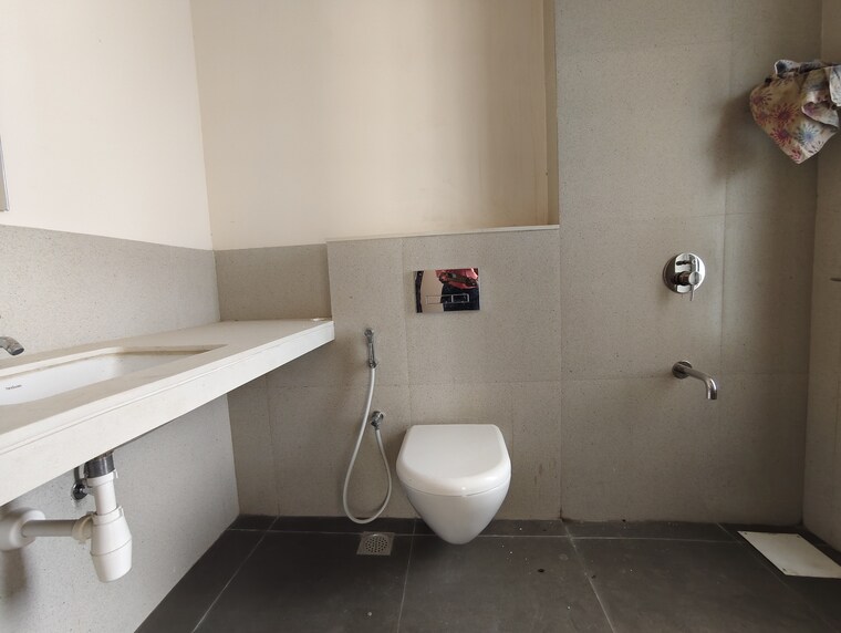 Bathroom, piramal-vaikunth 2 Bedroom 708 Sq.Ft. Apartment In Balkum Pada Thane 9604150