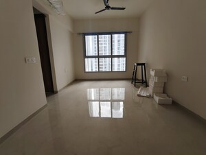 Room in 2 BHK Apartment at Piramal Vaikunth, Balkum Pada – for Rent