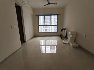 Room in 2 BHK Apartment at Piramal Vaikunth, Balkum Pada – for Rent