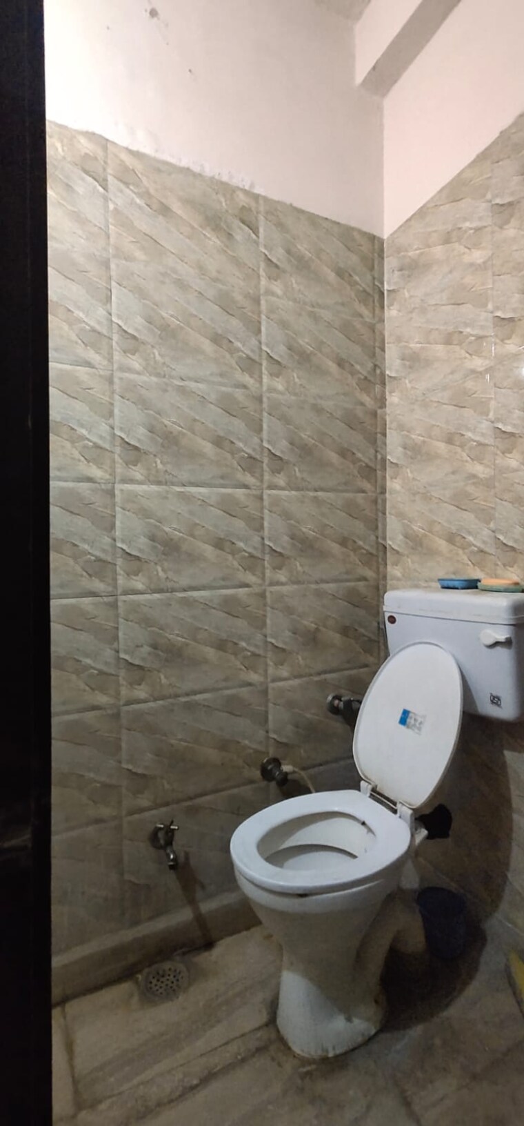 Bathroom, krishna garden colony 4 Bedroom 127 Sq.Yd. Builder Floor In Krishna Garden Colony Ghaziabad 9604159