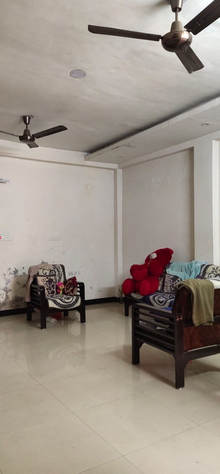 Living Room, krishna garden colony 4 Bedroom 127 Sq.Yd. Builder Floor In Krishna Garden Colony Ghaziabad 9604159