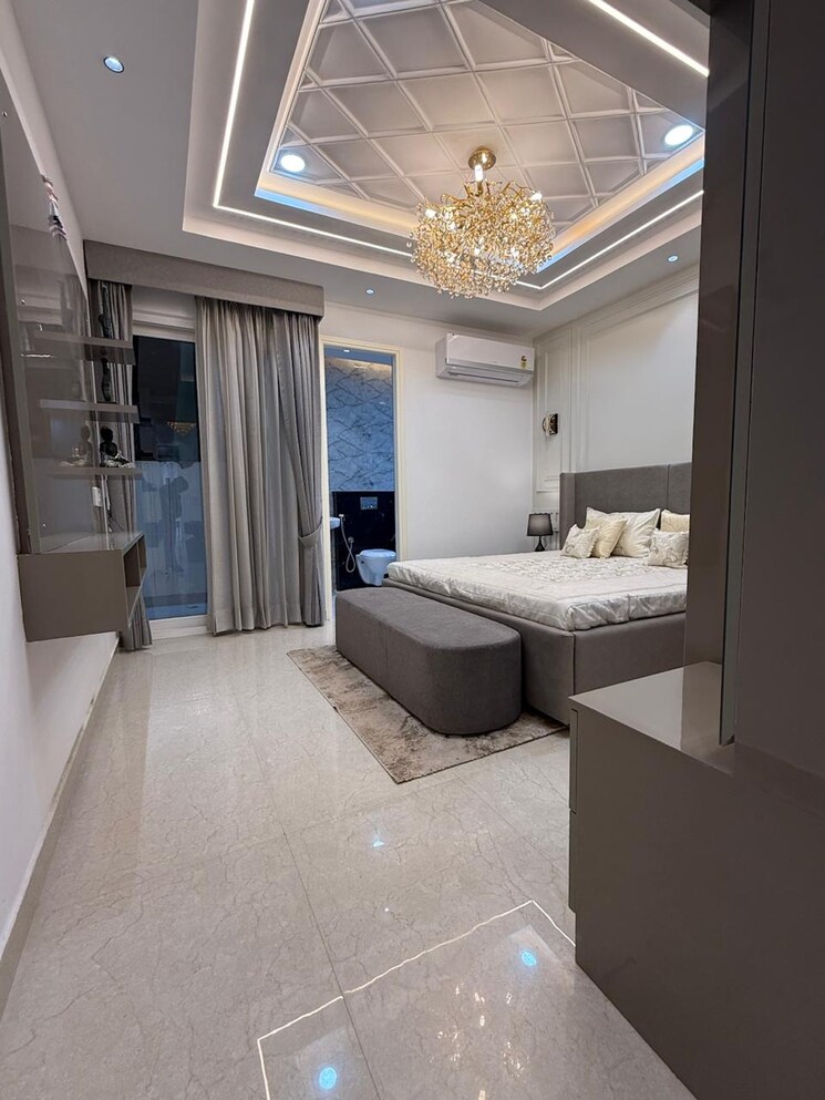 Room, vip road 3 Bedroom 130 Sq.Yd. Apartment In Vip Road Zirakpur 9604228