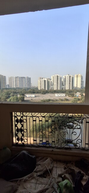 2 BHK Apartment For Rent in Supertech The Romano, Sector 118