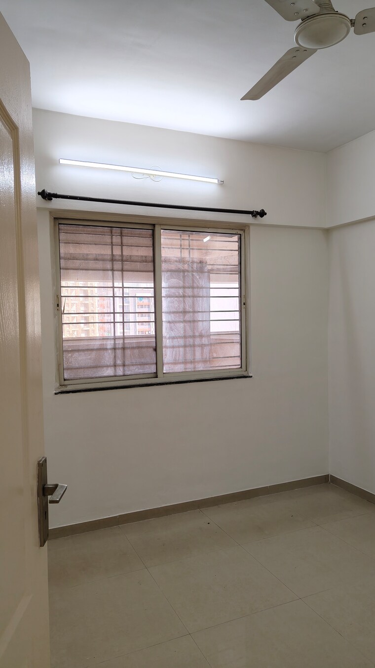 Room, magarpatta-city-iris 2 Bedroom 1000 Sq.Ft. Apartment In Hadapsar Pune 9604198