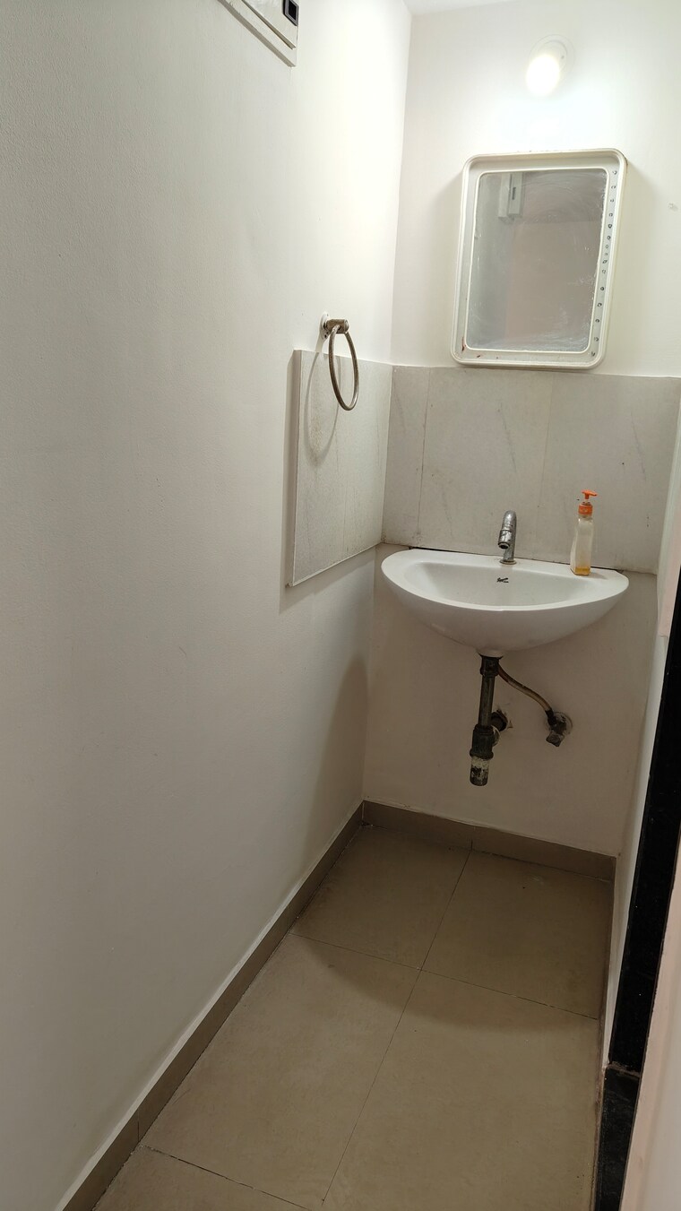 Bathroom, magarpatta-city-iris 2 Bedroom 1000 Sq.Ft. Apartment In Hadapsar Pune 9604198